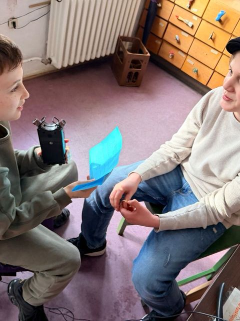 Kinder Interview für die Zeitung