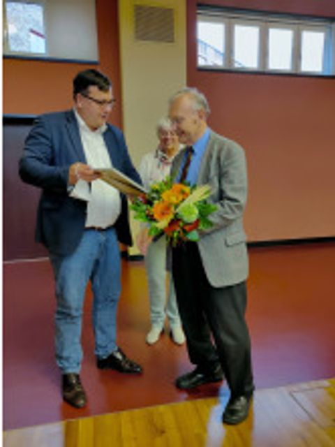 Ehrenurkunde für Manfred Becker