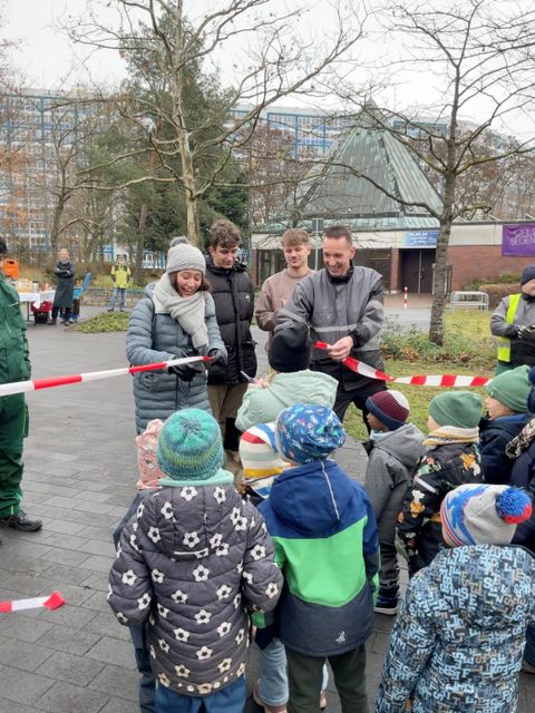 Filiz eröffnet Spielplatz Fennpfuhlpark