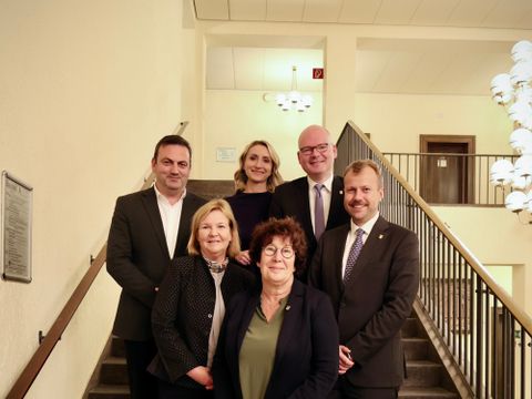 Die sechs Mitglieder des Bezirksamtes Steglitz-Zehlendorf v.l.n.r.: Urban Aykal, Carolina Böhm, Malgorzata Sijbrandij, Maren Schellenberg, Tim Richter, Patrick Steinhoff