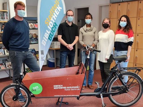 Lastenfahrrad der Stadtteilbibliothek Buch