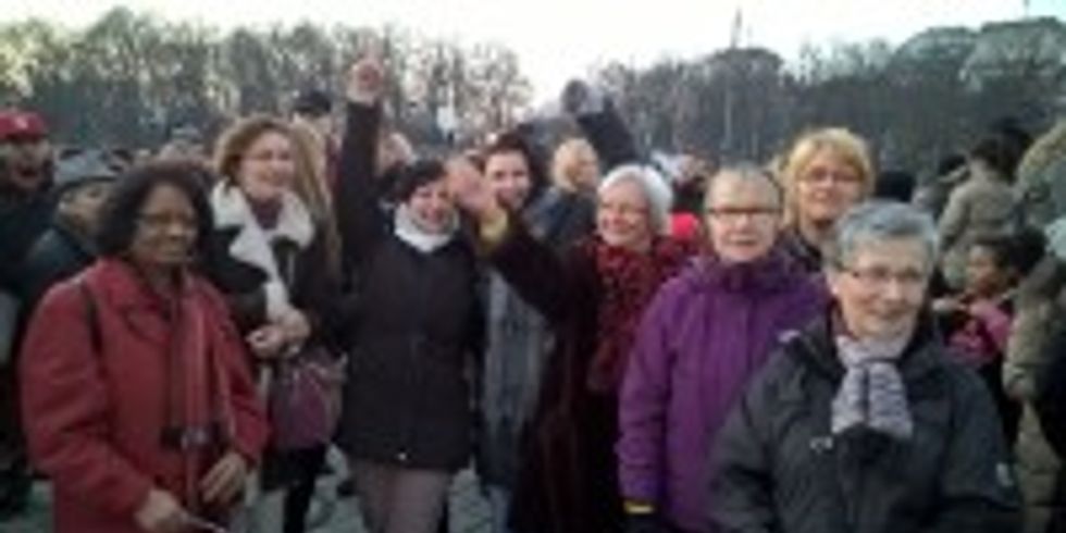 Eine Gruppe mit Frauen
