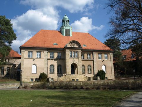 Das Rathaus Nikolassee