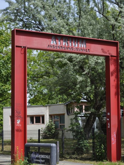 Torbogen der Jugendkunstschule Atrium (Bild: Atrium)