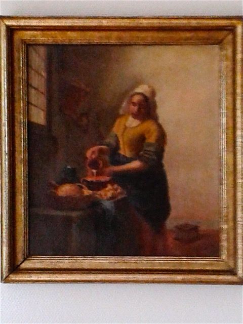 Dienstmagd mit Milchkrug (Bild: Familienbesitz)