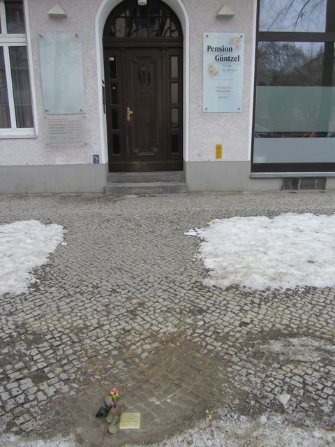 Hauseingang Güntzelstr. 62