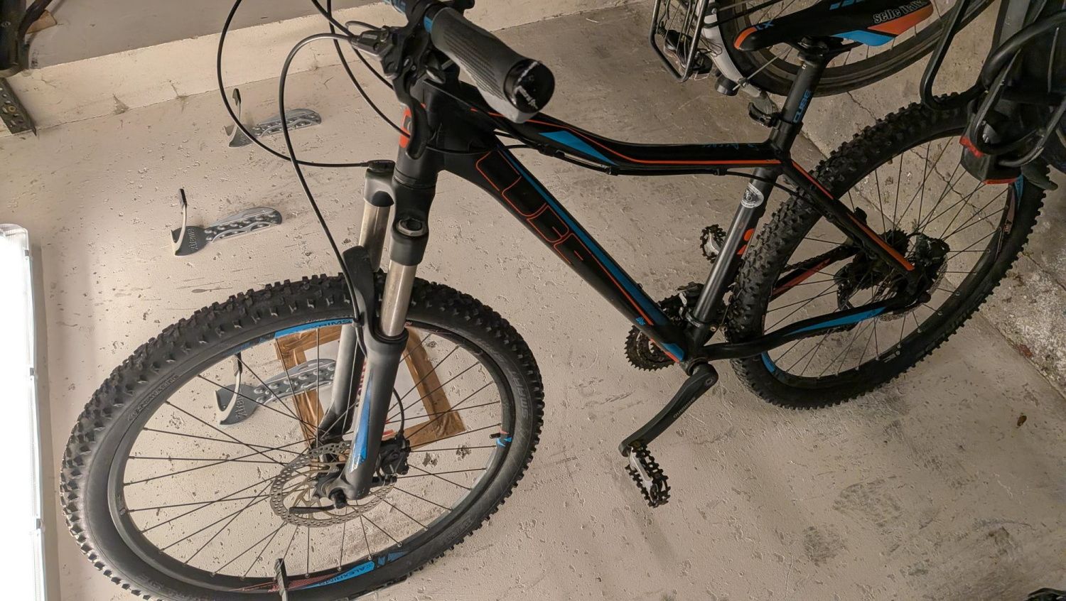 Schwarzes Damenfahrrad