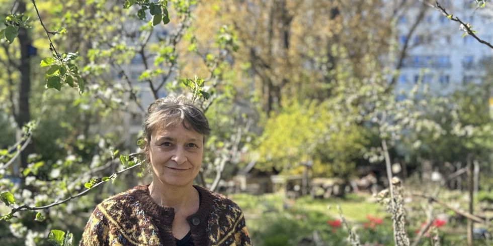 Martina Peter im Nachbarschaftsgarten
