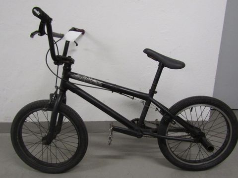 Schwarzes Fahrrad