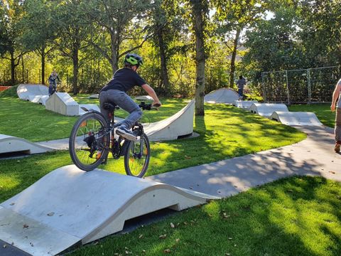 Der erste Pumptrack in Reinickendorf wurde eröffnet. (Bild: BA Reinickendorf)