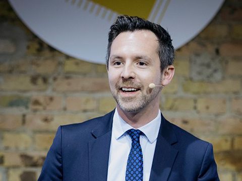 Sprecher auf der Bühne