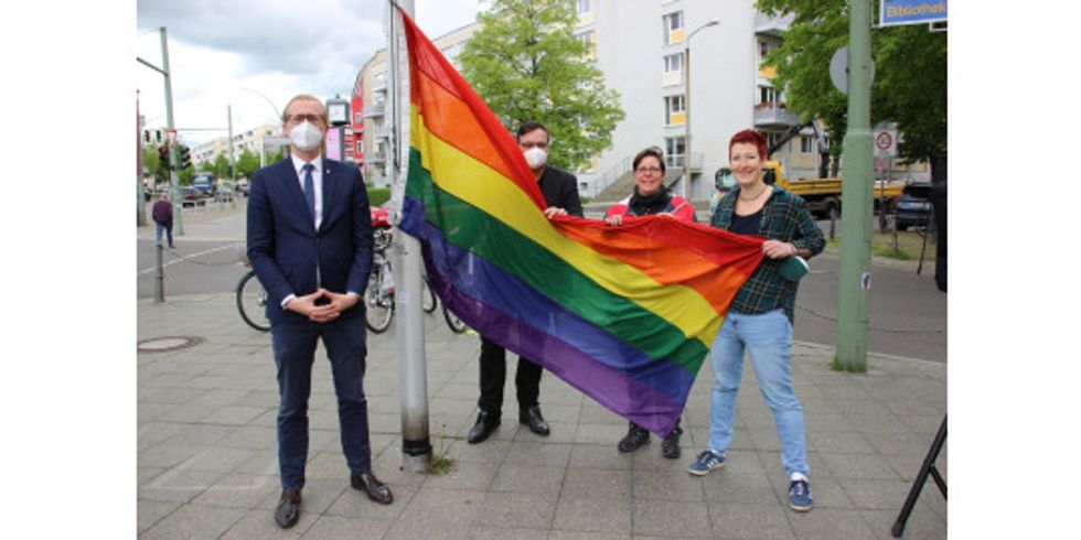 Kevin Hönicke, Michael Grunst, Bezirksverordnete Claudia Engelmann, Tanja Jäkel von LesLeFam