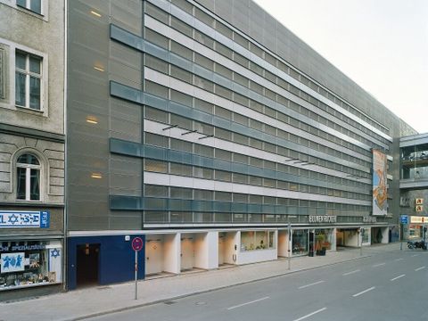 Ehemaliger Standort der Synagoge für den Religionsverein Westen in der Passauer Straße 2 in Schöneberg (Bild: Mühlhoff & Vossiek, 2004/5ff)