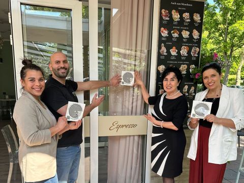 Stammtisch gegen Einsamkeit im Eiscafé Bacio jeden Freitag von 11 bis 13 Uhr