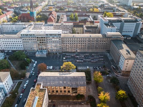 NR_Bundesarchiv_und_Dronebrothers.de_Bild2