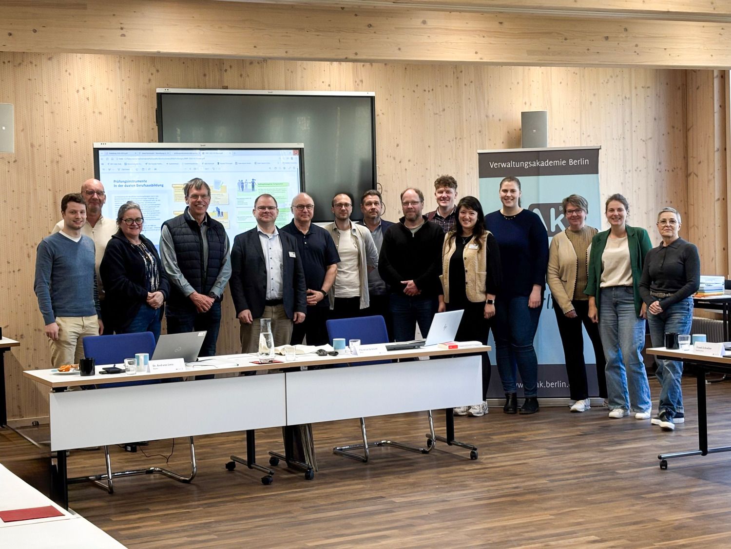 Teilnehmende der Konferenz der zuständigen Stellen für die umwelttechnischen Berufe in der Verwaltungsakademie Berlin