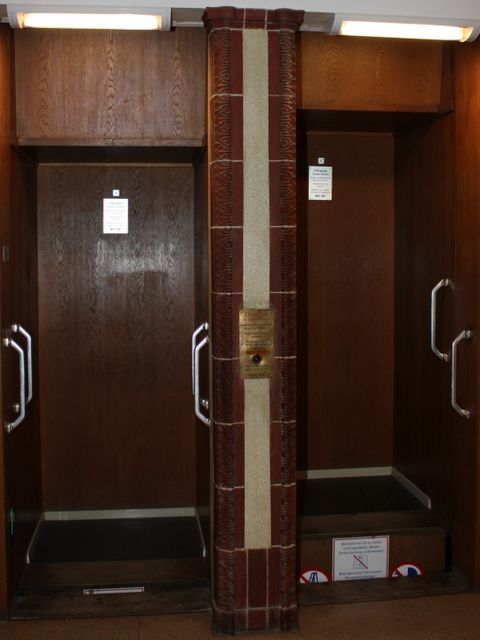 Paternoster im Rathaus Schöneberg