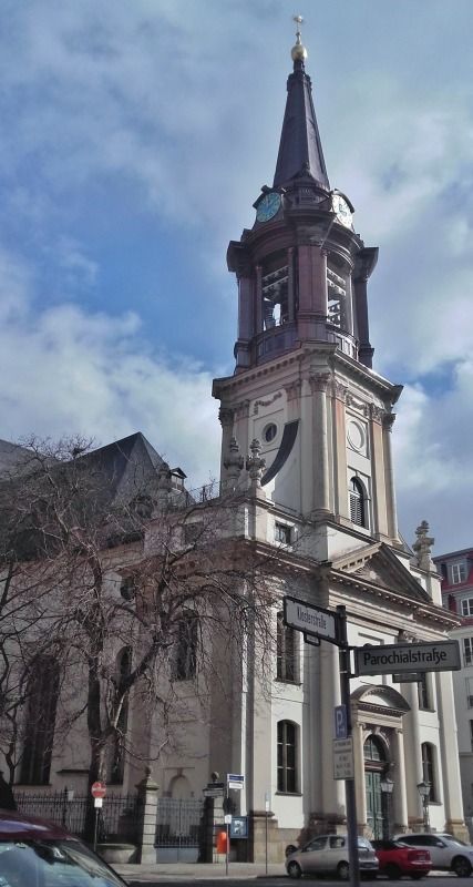 Die Parochialkirche an der Ecke Klosterstraße/Parochialstraße