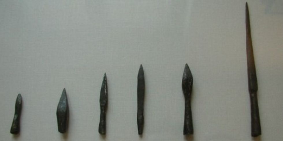 historische Waffenfunde (Speer- und Pfeilspitzen)