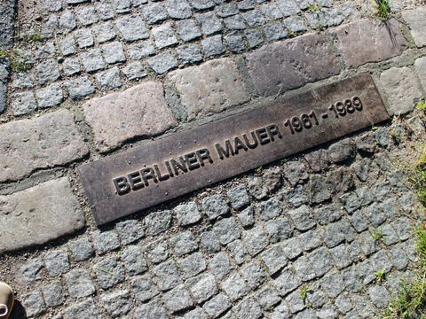 Mauer-Kennzeichnung am Hahneberg