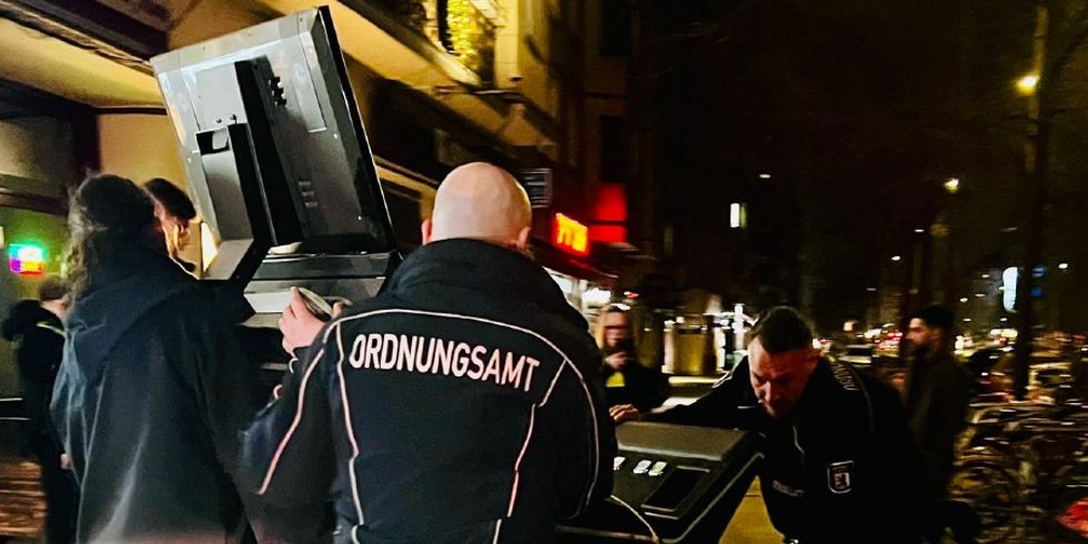 Im Zuge der Kontrollen wurden insgesamt neun Geldspielgeräte – darunter drei sogenannte Auftischgeräte – beschlagnahmt