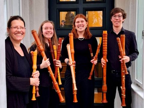 Das Renaissanceflötenensemble der Lehrerin Gabi Bultmann gewann einen 1. Preis mit Weiterleitung zum Landeswettbewerb beim Wettbewerb „Jugend musiziert“. (Bild: G. Bultmann)