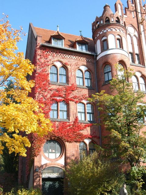 Musikschule im Rathaus Schmargendorf historisch