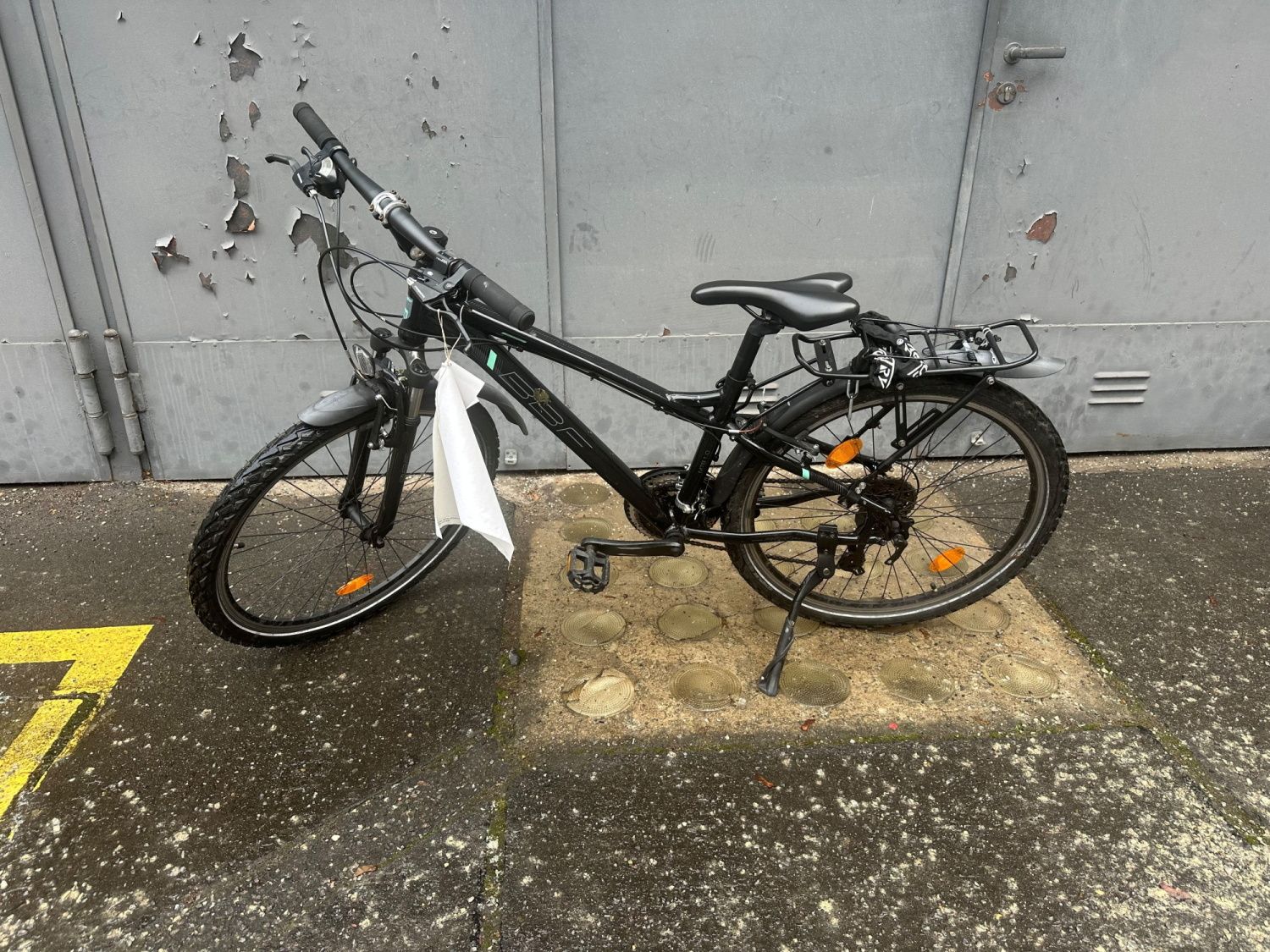 Schwarzes Kinderfahrrad