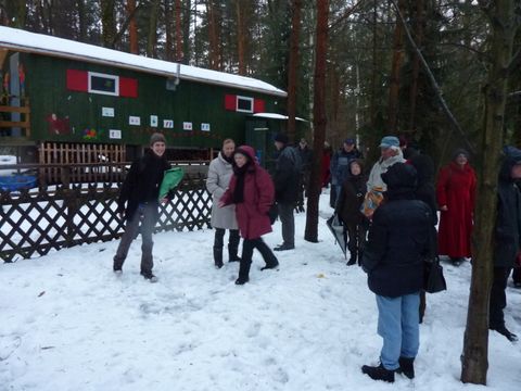 Wald-Kita im Abenteuerzentrum, links Axel Wagner, 11.12.2010, Foto: KHMM