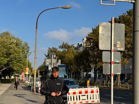 Mitarbeiter des Allgemeinen Ordnungsdienstes bei Schulwegsicherung