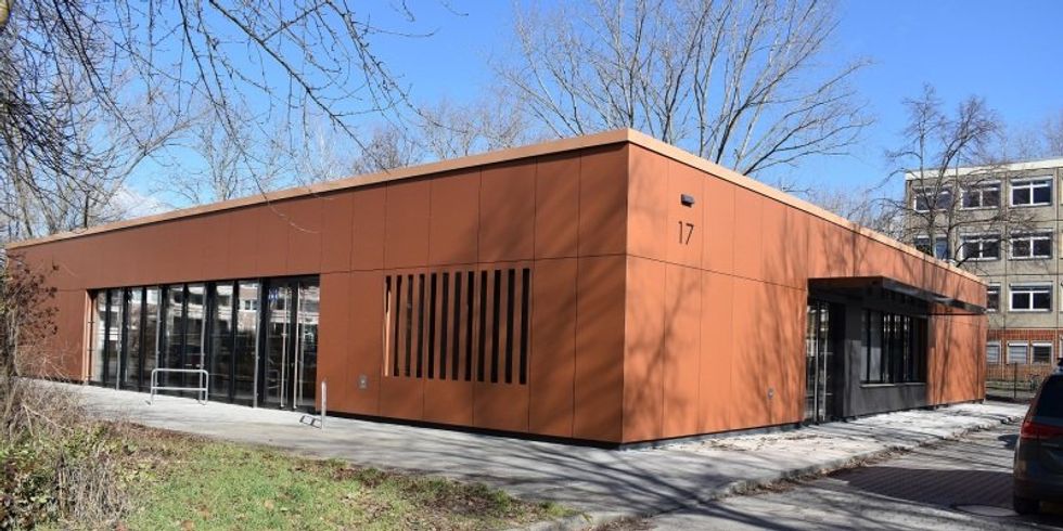 Das sanierte Mensagebäude Am Breiten Luch 17