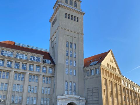 Peter-Behrens-Bau