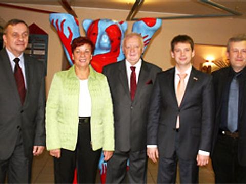 Delegierte der Städtepartner-Konferenz 2010 in Lichtenberg - (v.l.n.r. Wlodzimierz Pietroczul, Christina Emmrich, Andrej Opolski, Alexey Sagaydak, Egidijus Giedraitis)