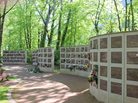 Friedhof Adlershof Urnenwandgrabstätte