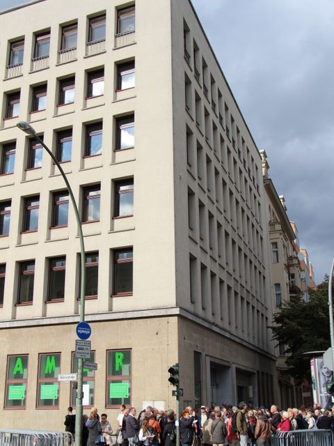 Finanzamt Ecke Bülowstraße 89