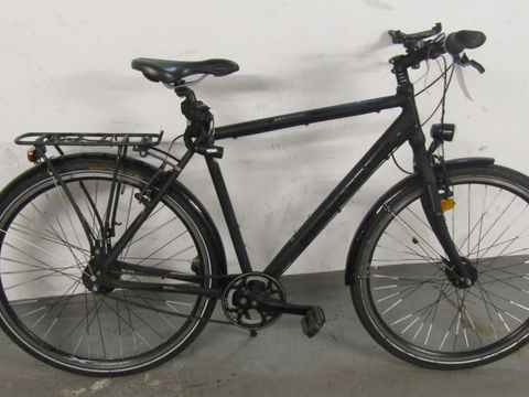 Schwarzes Herrenfahrrad