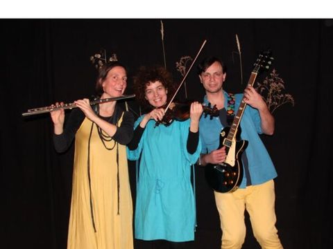 Trawy i Kamienie (Emilia Niezbecka, Zhenja Oks, Elisabeth Ruhe)