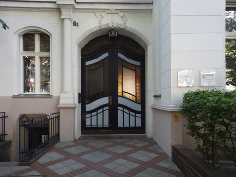 Hauseingang Bamberger Straße 8 (Bild: Stolpersteine-Initiative CW, Hupka)