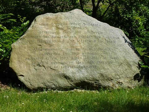 Gedenkstein für französische Soldaten, 9.7.2013, Foto: KHMM