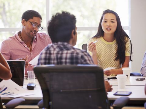 Unterhaltung im Büro
