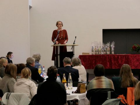 Grußwort von Lisa Paus, Bundesministerin a. D. (Bild: Bezirksamt Tempelhof-Schöneberg)