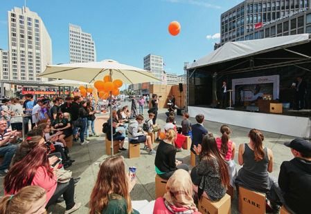 Auch die junge Generation interessiert sich für die Geschichte der CARE-Pakete