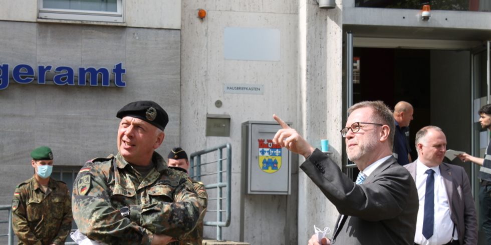 Besuch im Gesundheitsamt General Henne (3)