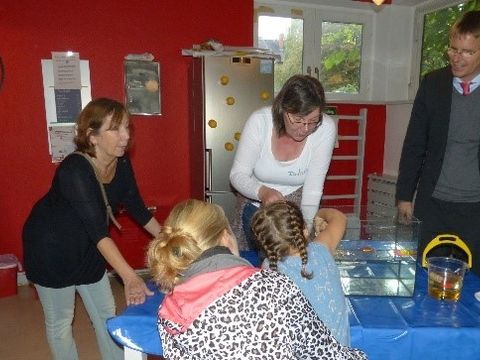 Bezirksstadtrat Tobias Dollase vor Ort in der Tietzia (Bild: BA Reinickendorf)