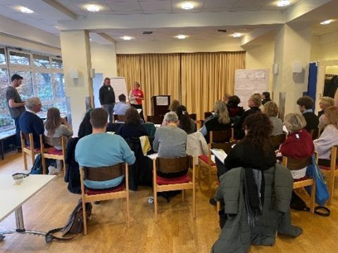 Teilnehmer während der Bildungskonferenz 2025