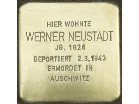 Stolperstein Werner Neustadt (Bild: Stolpersteine-Initiative CW, H.-J. Hupka)
