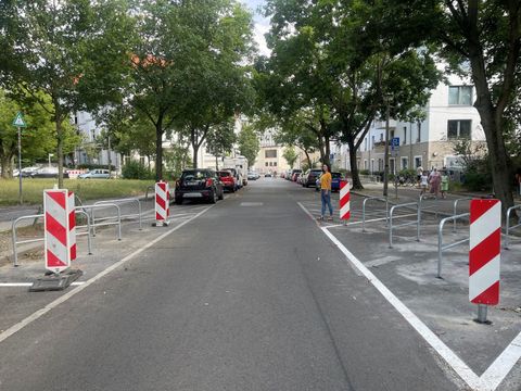 04 Rathausstraße mit Filiz