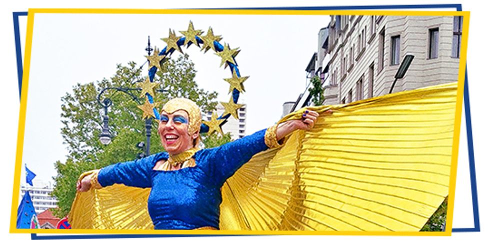 Walking-Act beim Europafest 2019 in Charlottenburg-Wilmersdorf