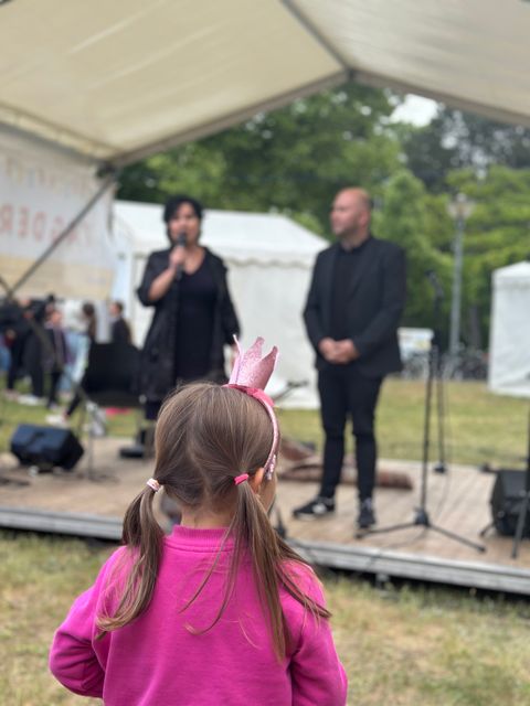 Groß und Klein kamen beim Tag der Familie vor dem Rathaus Reinickendorf zusammen.
