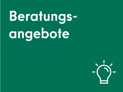 Kachel Beratungsangebote mit weißem Text auf Dunkelgrün, unten rechts das Symbol einer Glühbirne